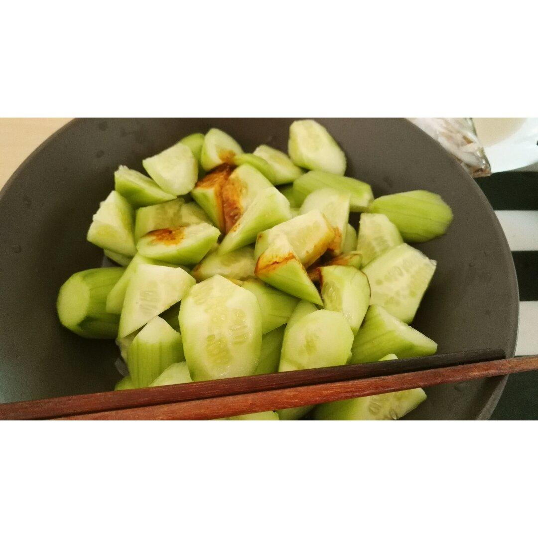 凉拌黄瓜