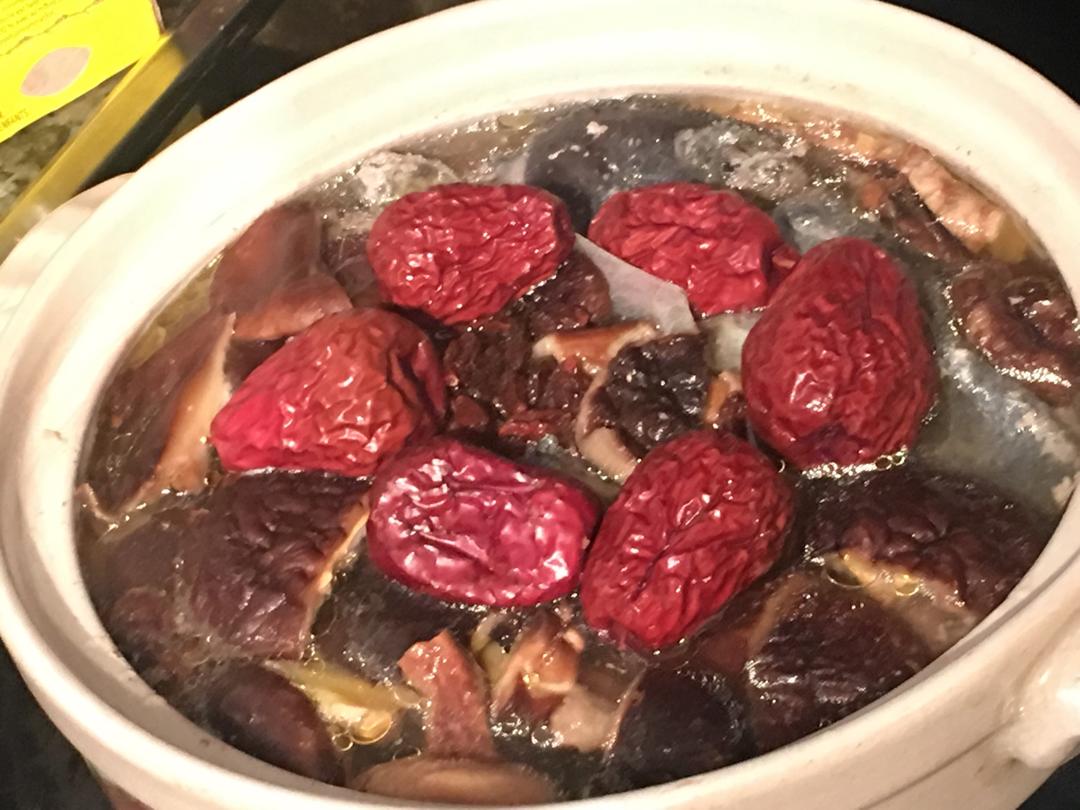 香菇乌鸡汤