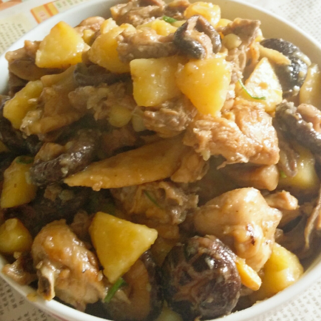 冬菇土豆焖鸡