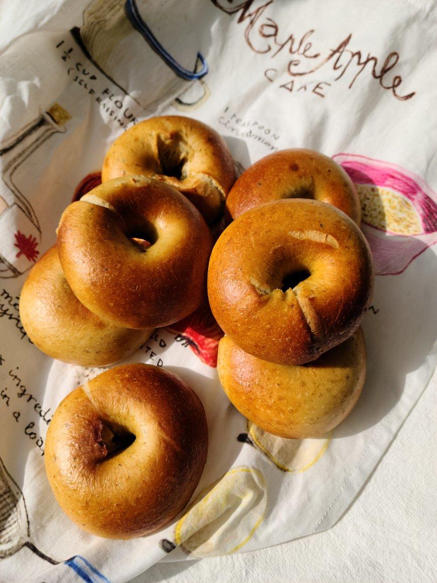 香气扑鼻的桂花醪糟贝果