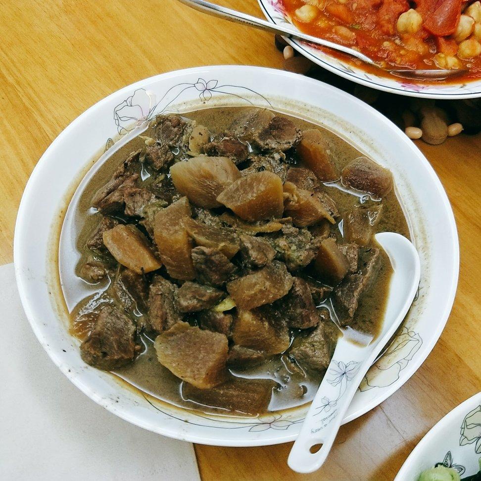 萝卜烧牛肉
