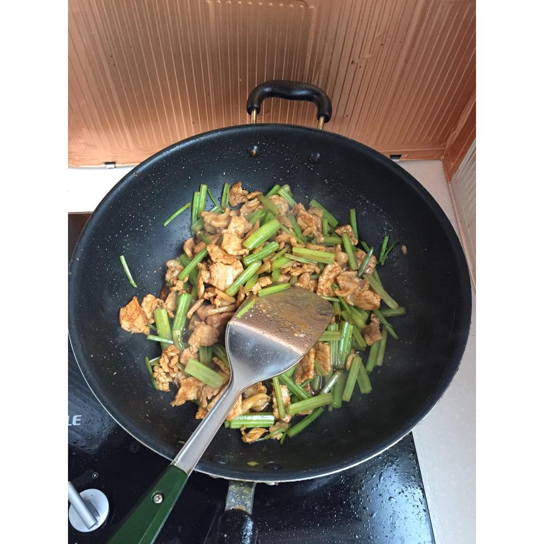 芹菜炒肉