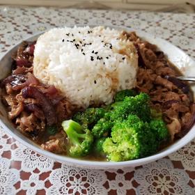 和风牛肉饭(吉野家牛肉饭)