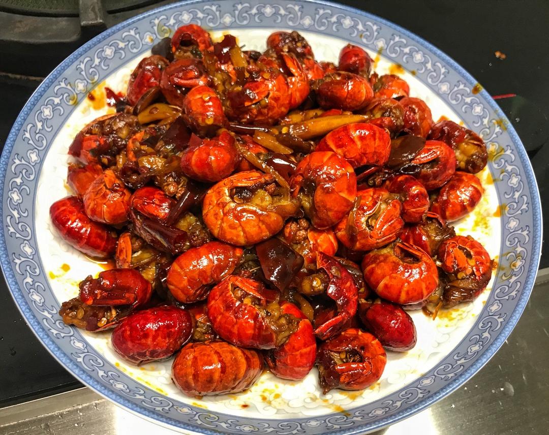 若惜eiks做的麻辣小龙虾之香辣虾球