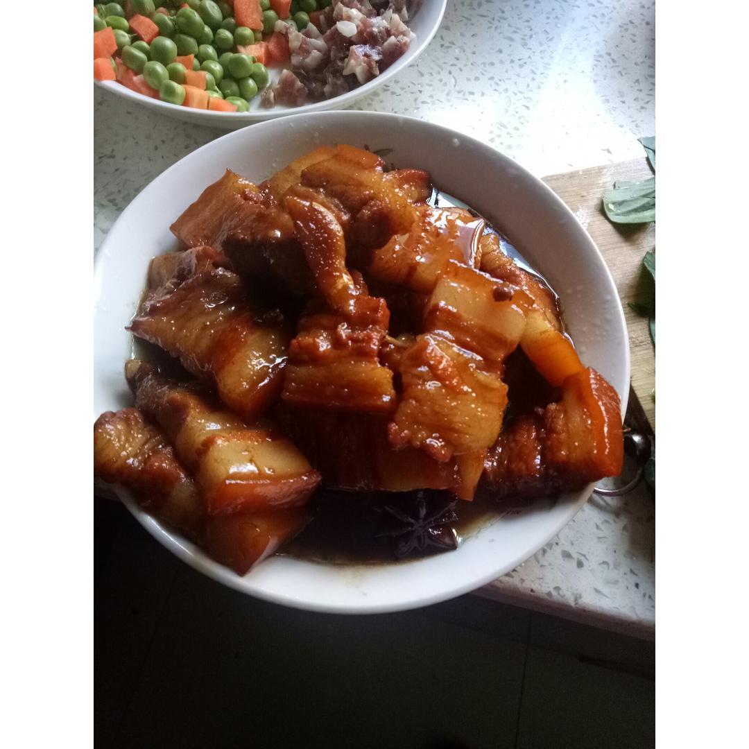 吃着碗里望着锅里的红烧肉