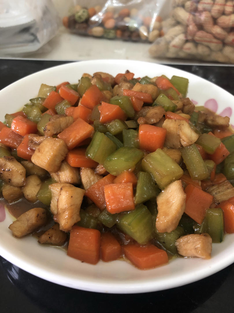 胡萝卜黄瓜鸡胸肉