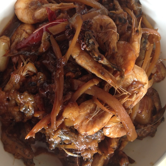 酱瓜咸菜黄豆熬小鱼