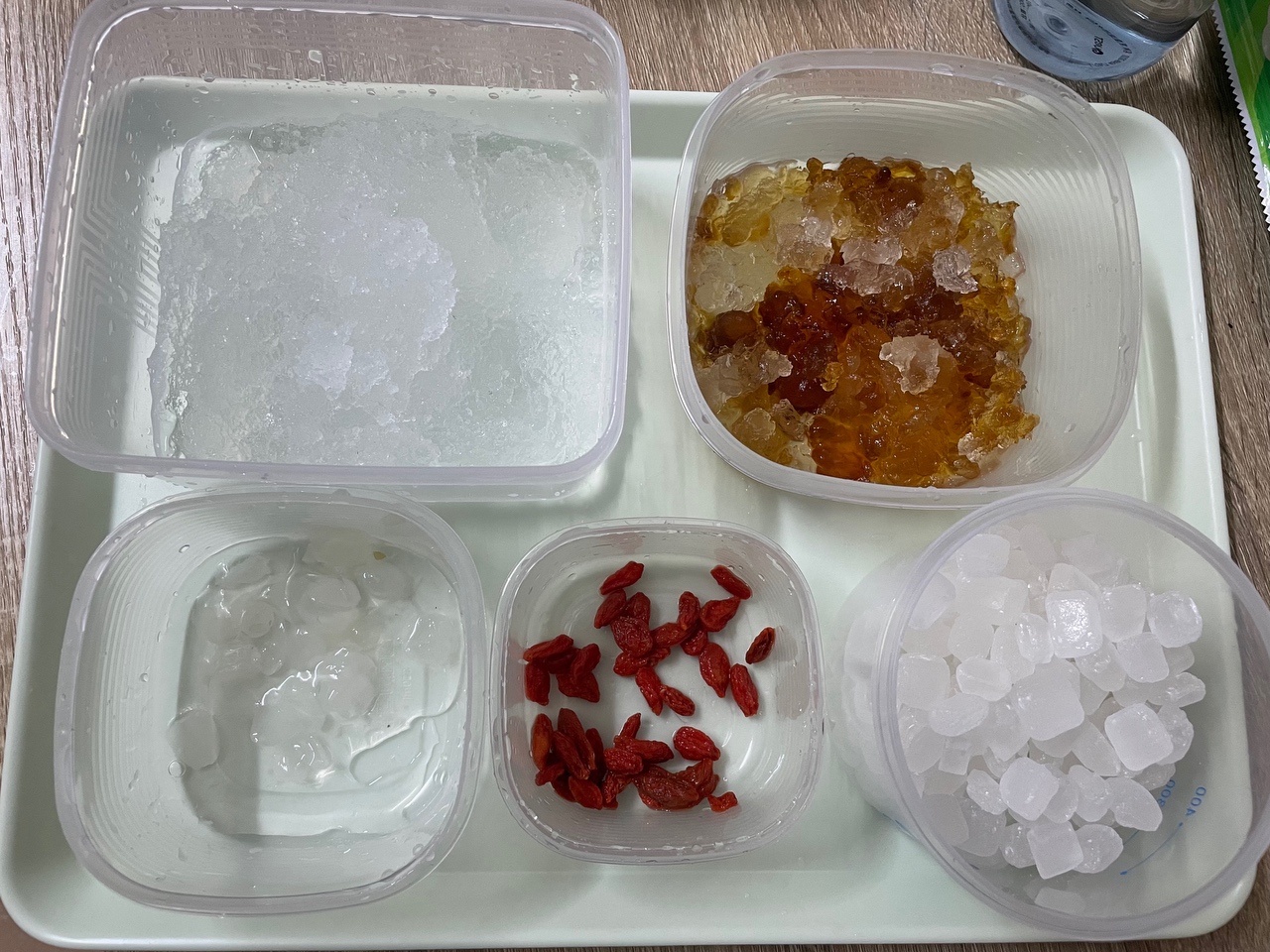 零失败 桃胶皂角米雪燕枸杞糖水的做法 步骤1