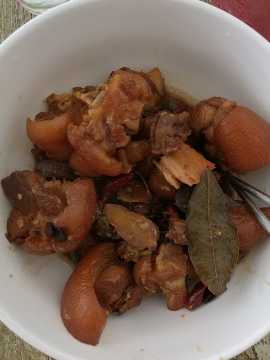 美味的家常菜：红烧猪蹄