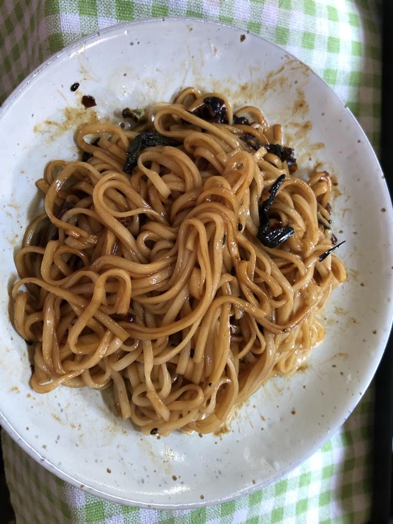10分钟搞定的一碗葱油拌面