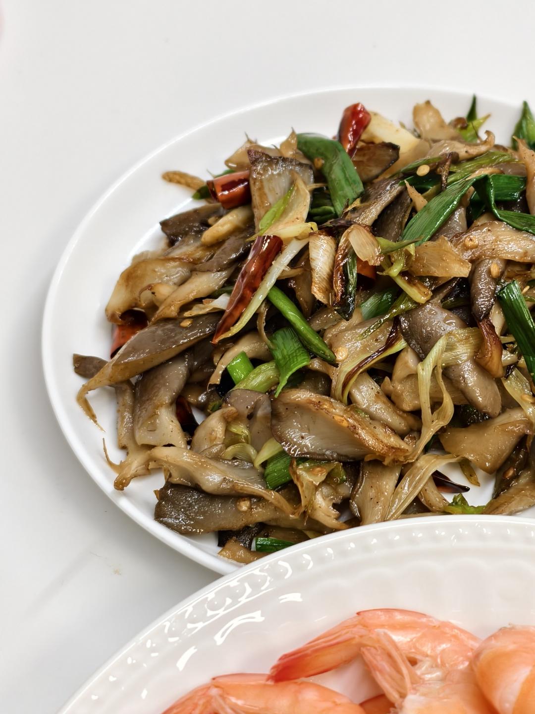 炒平菇,酥油茶馆里的炒菌子