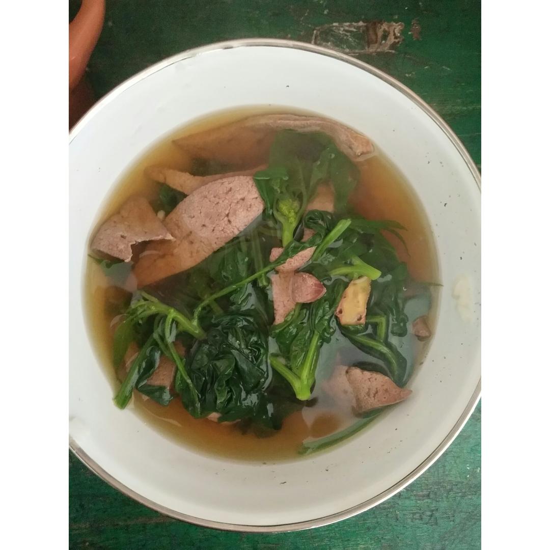 快手无油菠菜猪肝汤