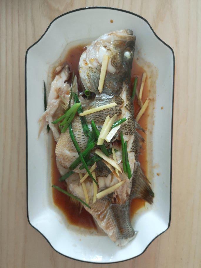 清蒸鲈鱼