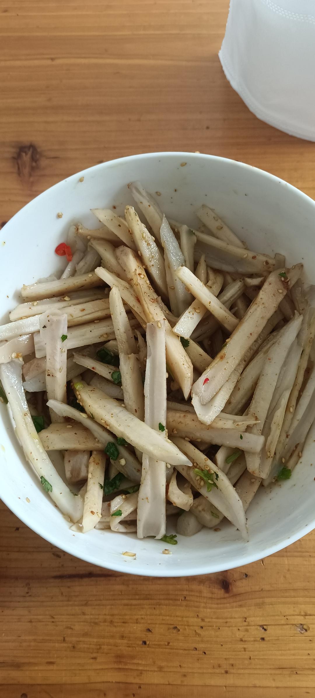 我妈的拿手菜！！炝拌藕丝！酸辣脆爽！