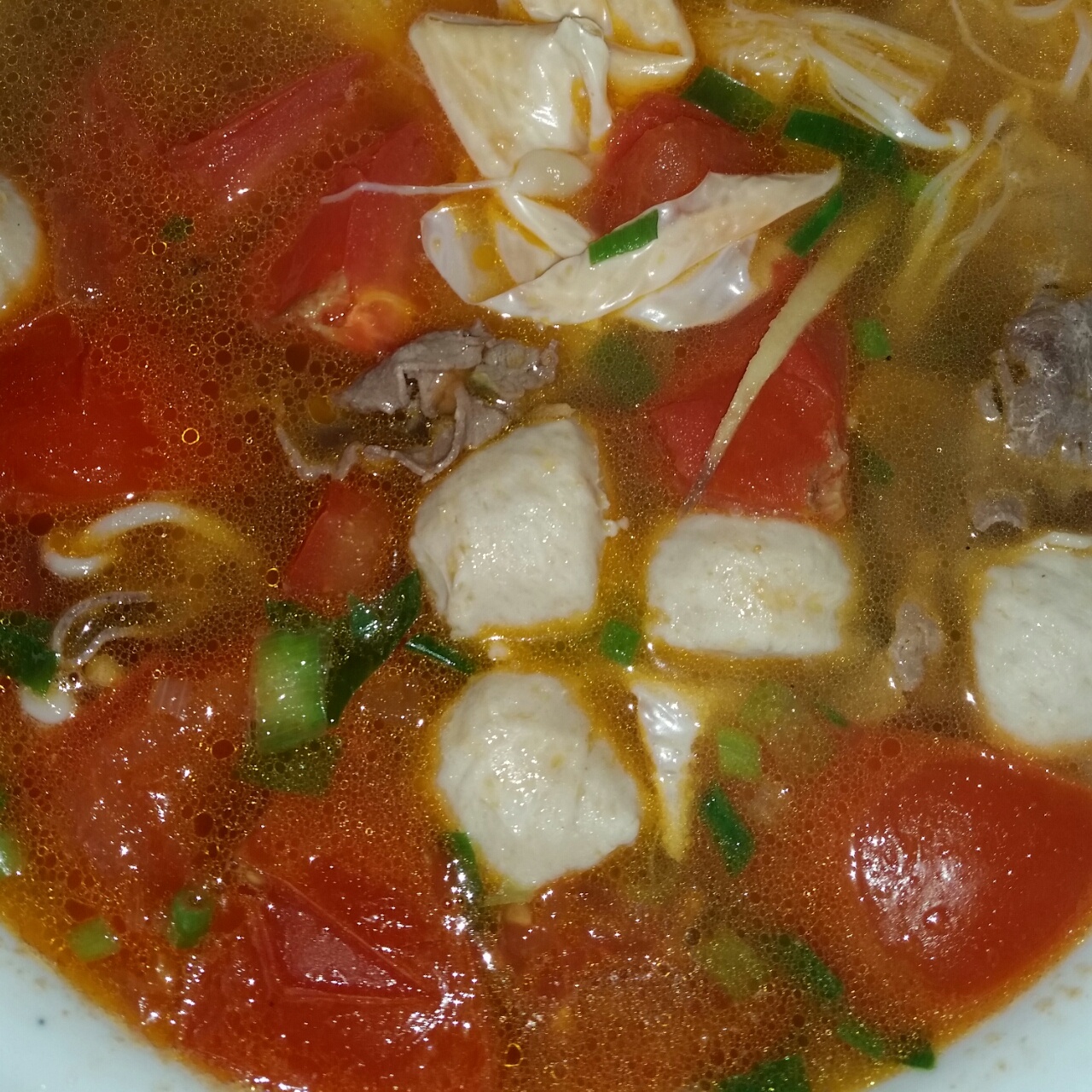 金针菇肥牛番茄锅
