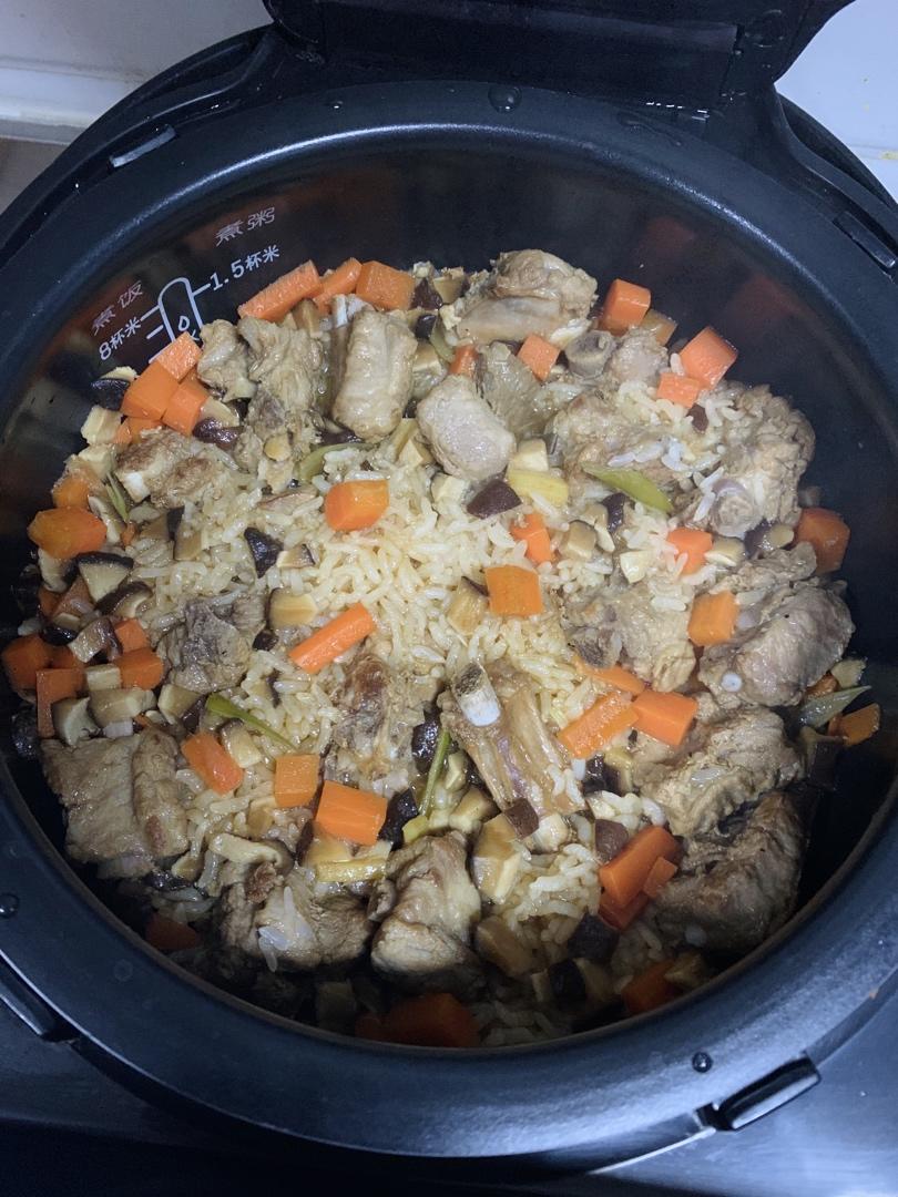 喷香排骨焖饭（爆好吃）