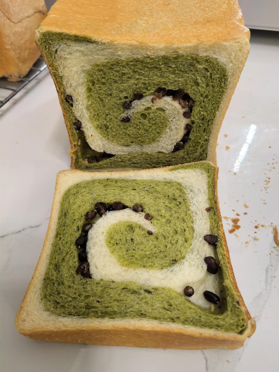 抹茶蜜豆双色吐司
