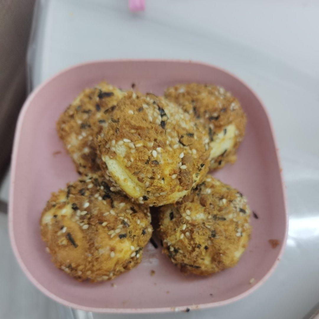 胖嘟嘟圆滚滚咬一口可以回弹的肉松小贝