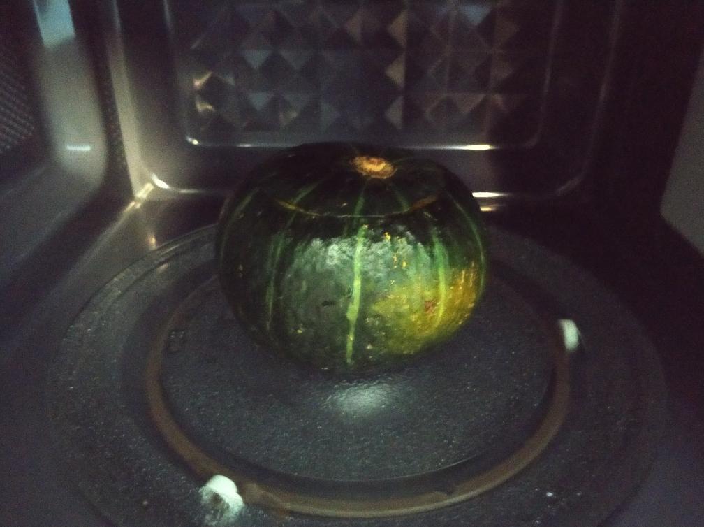 简单无脑微波炉贝贝南瓜的做法