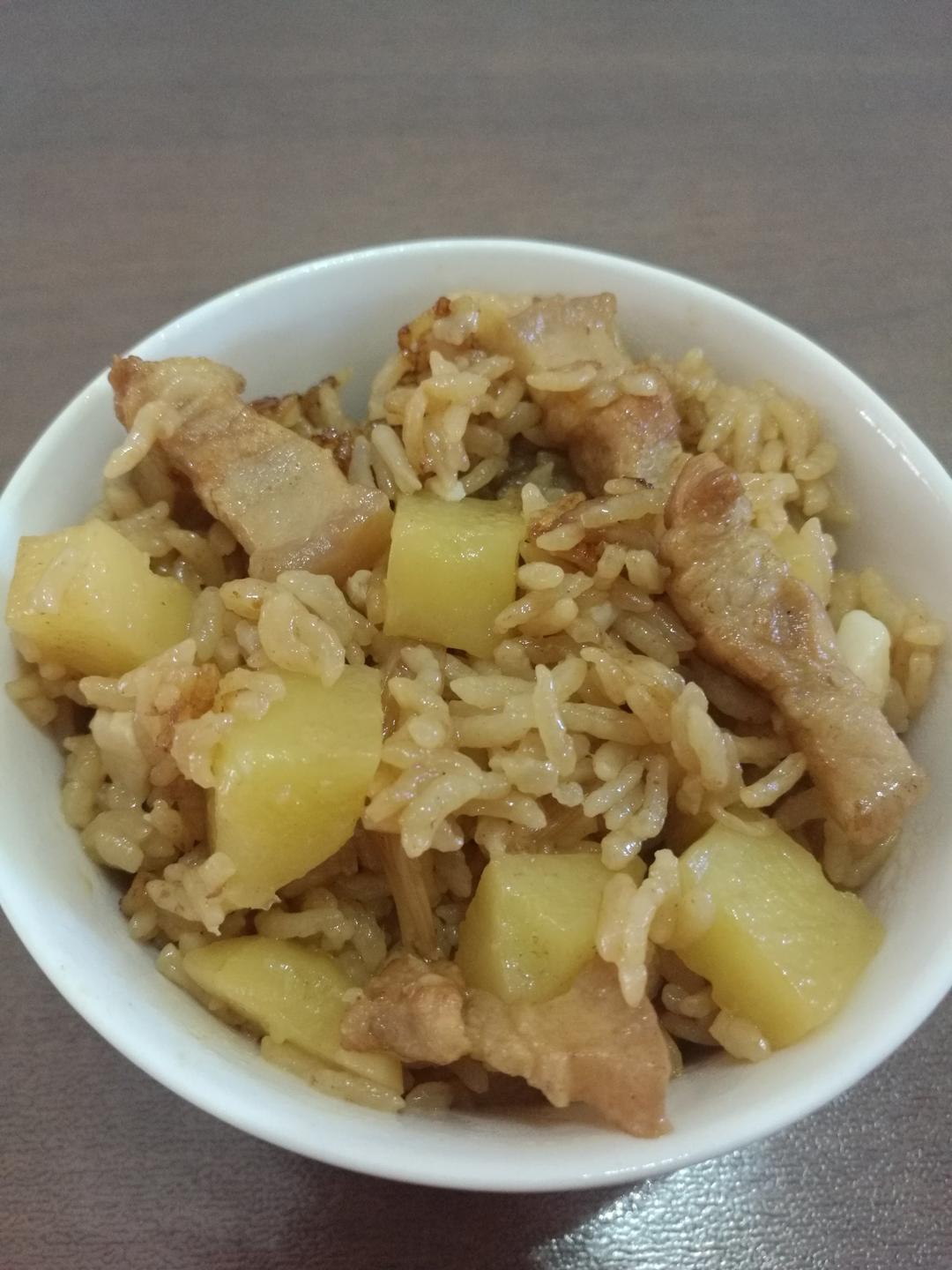 手机用户0992_415o做的红烧肉焖饭