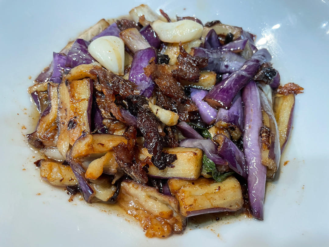 茄子闷炒豆豉鲮鱼   广东口味下饭菜  快手菜 可以多吃几碗白米饭了