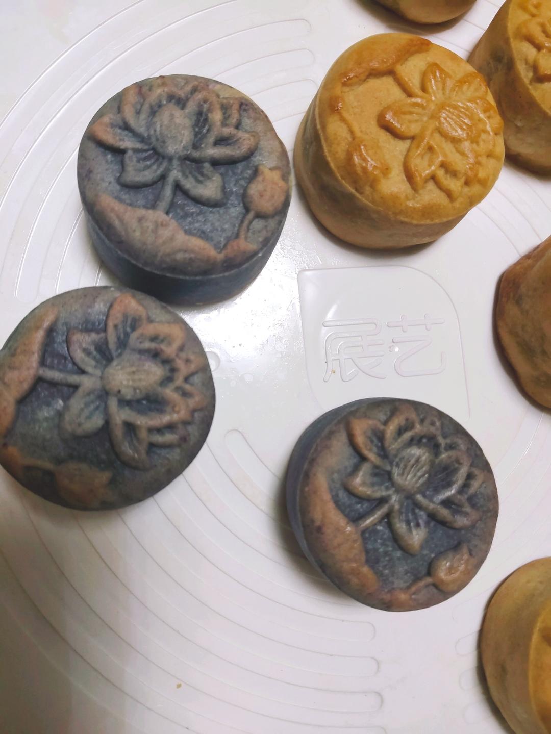 广式月饼—蛋黄莲蓉月饼