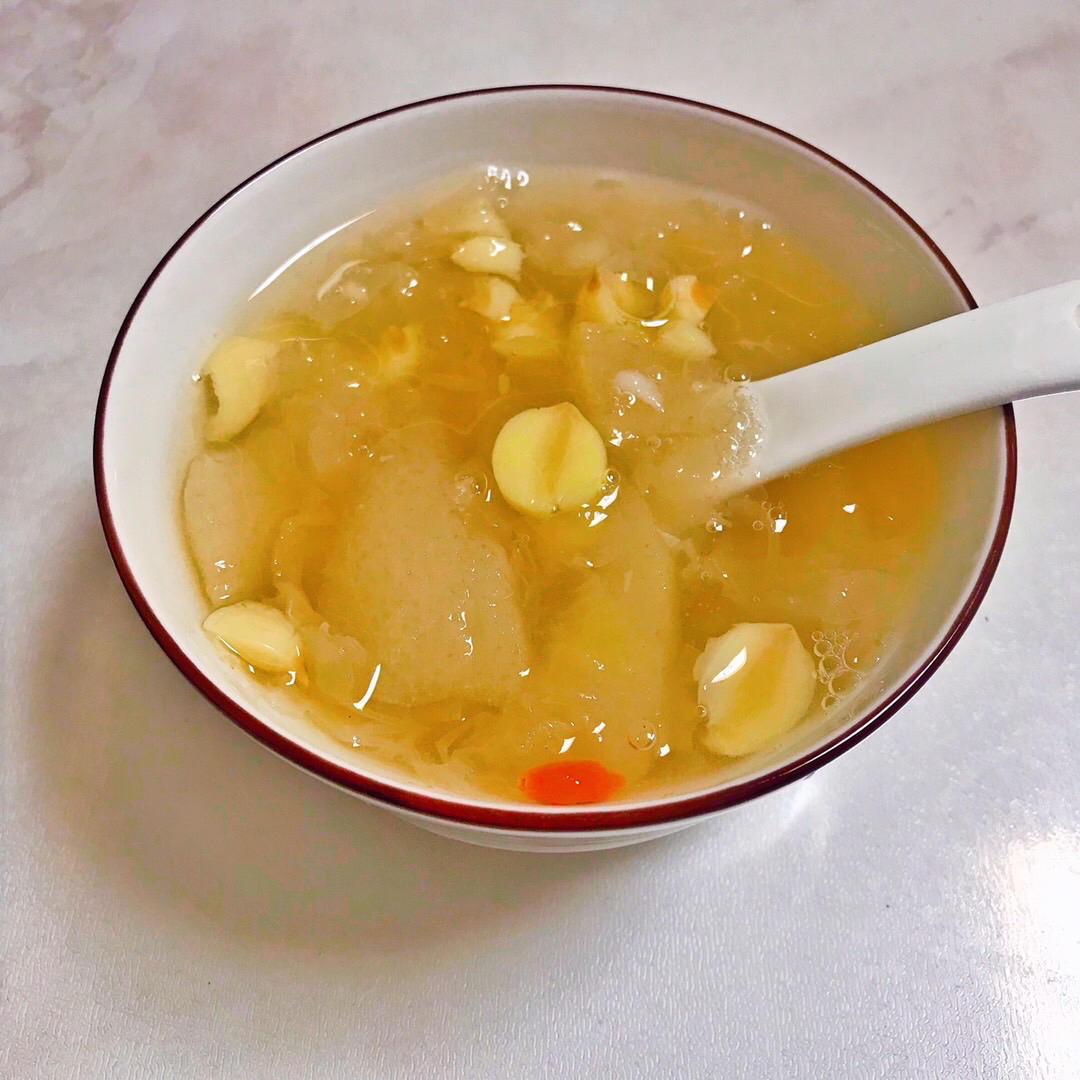 银耳雪梨糖水