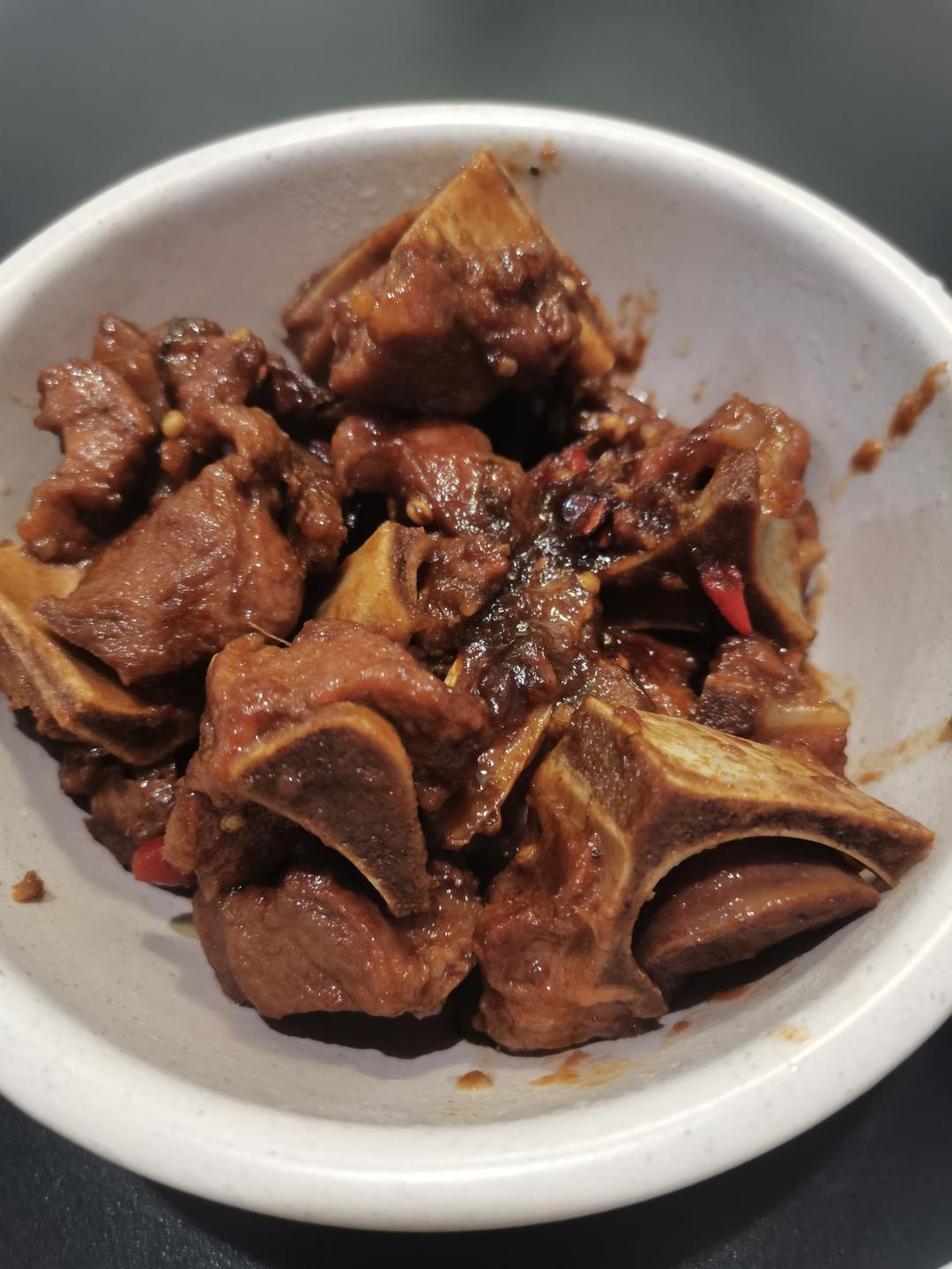 酱香猪筒骨