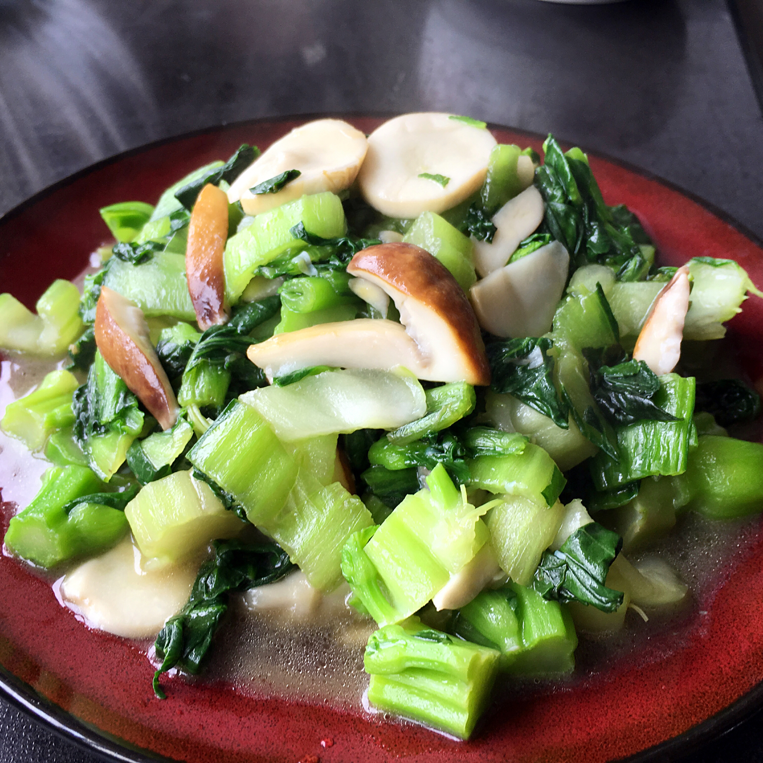 香蕉花2001做过青菜炒蘑菇苔心菜和大球盖菇一起炒,非常鲜美#午餐61