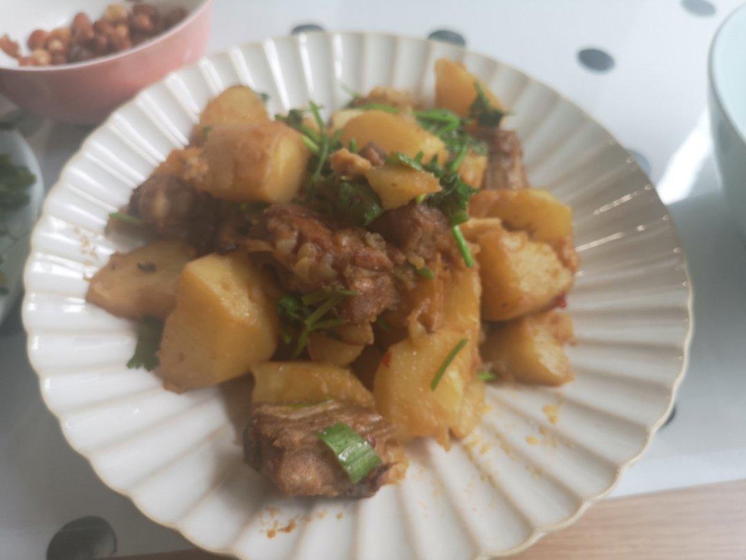 土豆炖排骨