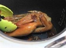 姜葱豉油鸡的做法 步骤7