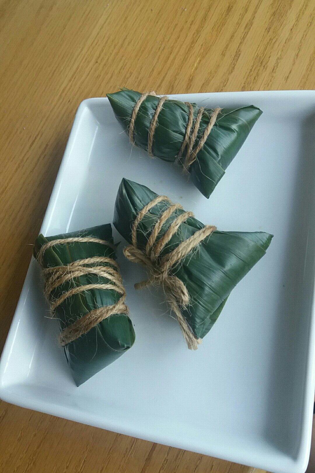 happytoto做的经典四角粽子包法