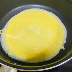 快手甜品——1个鸡蛋版榴莲班戟（千层）的做法 步骤4