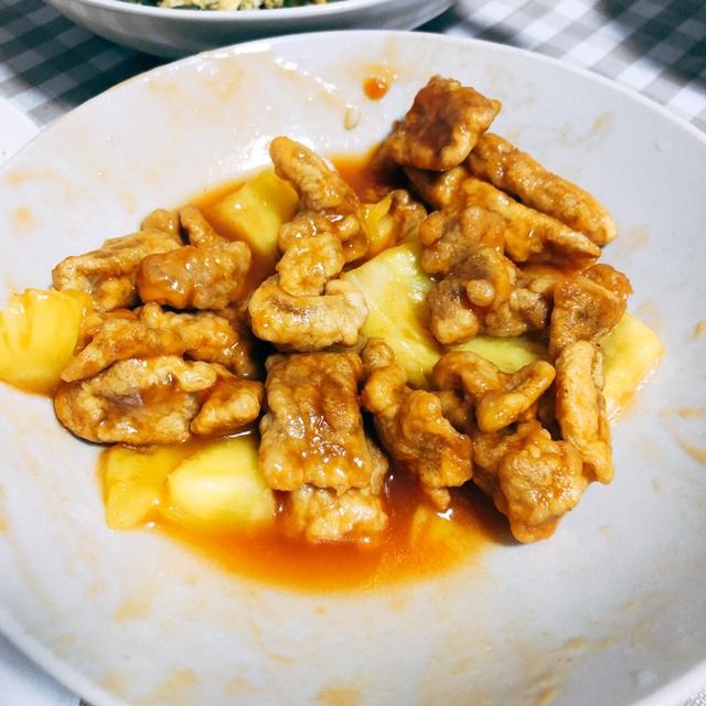 菠萝咕噜肉