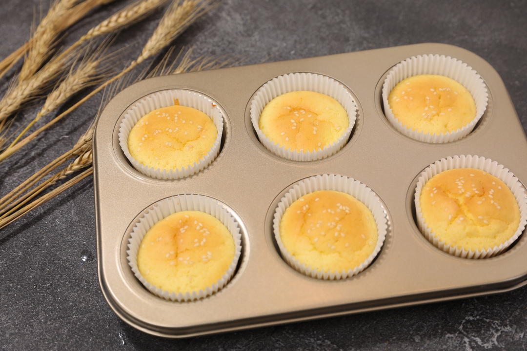 无水无油老式脆皮蛋糕（6个量）[凯度蒸烤箱/蒸烤一体机版]的做法