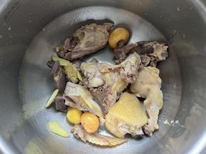 羊肚菌石斛鸡汤的做法 步骤2