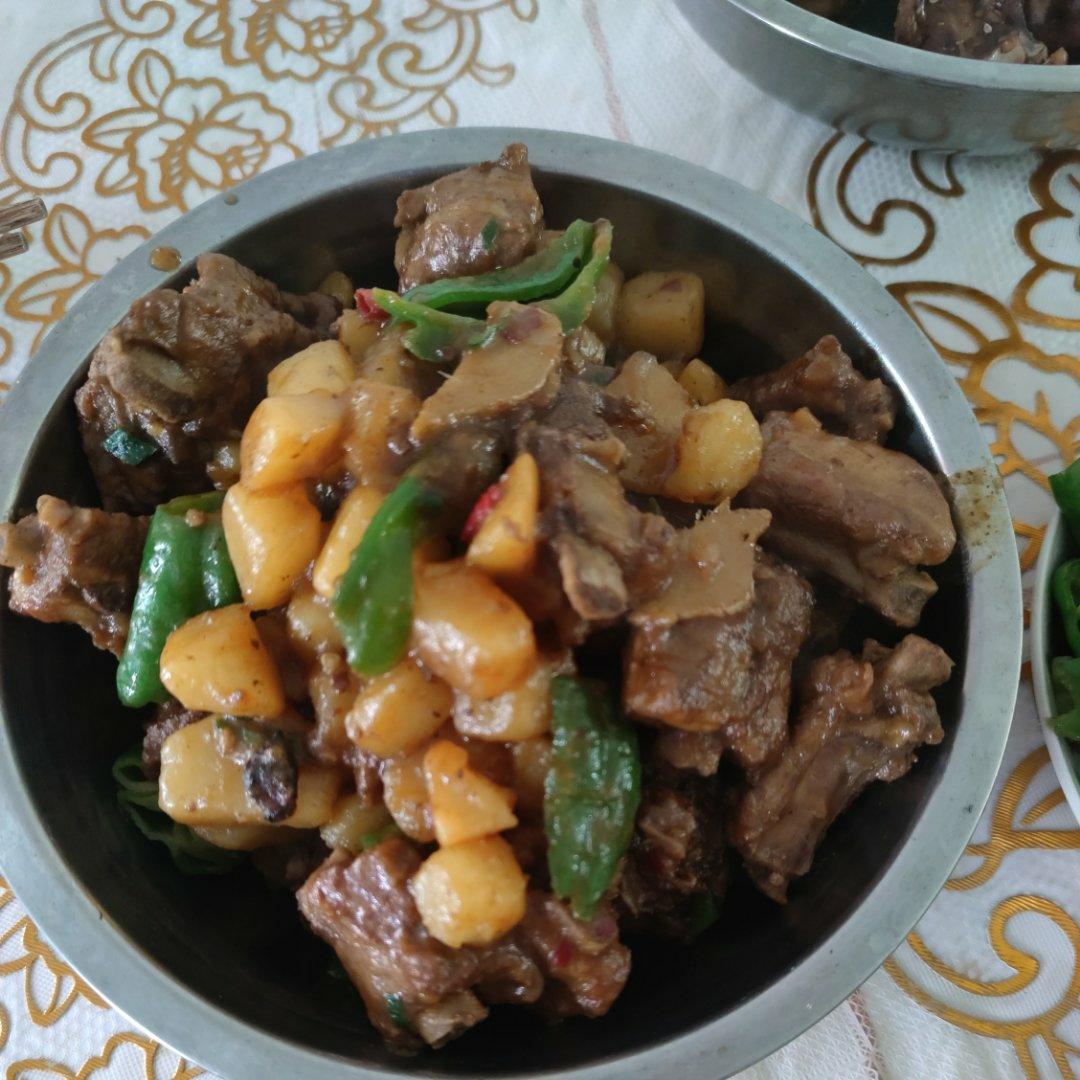 土豆炖排骨