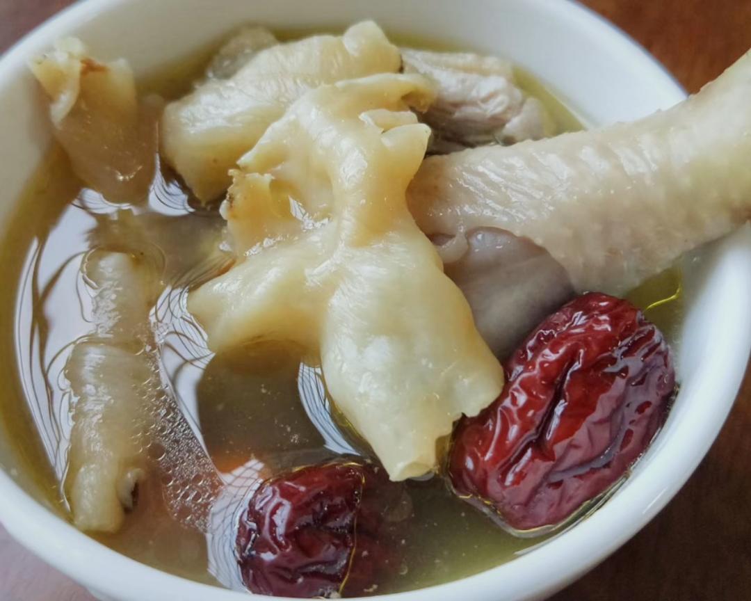 花胶红枣炖鸡汤