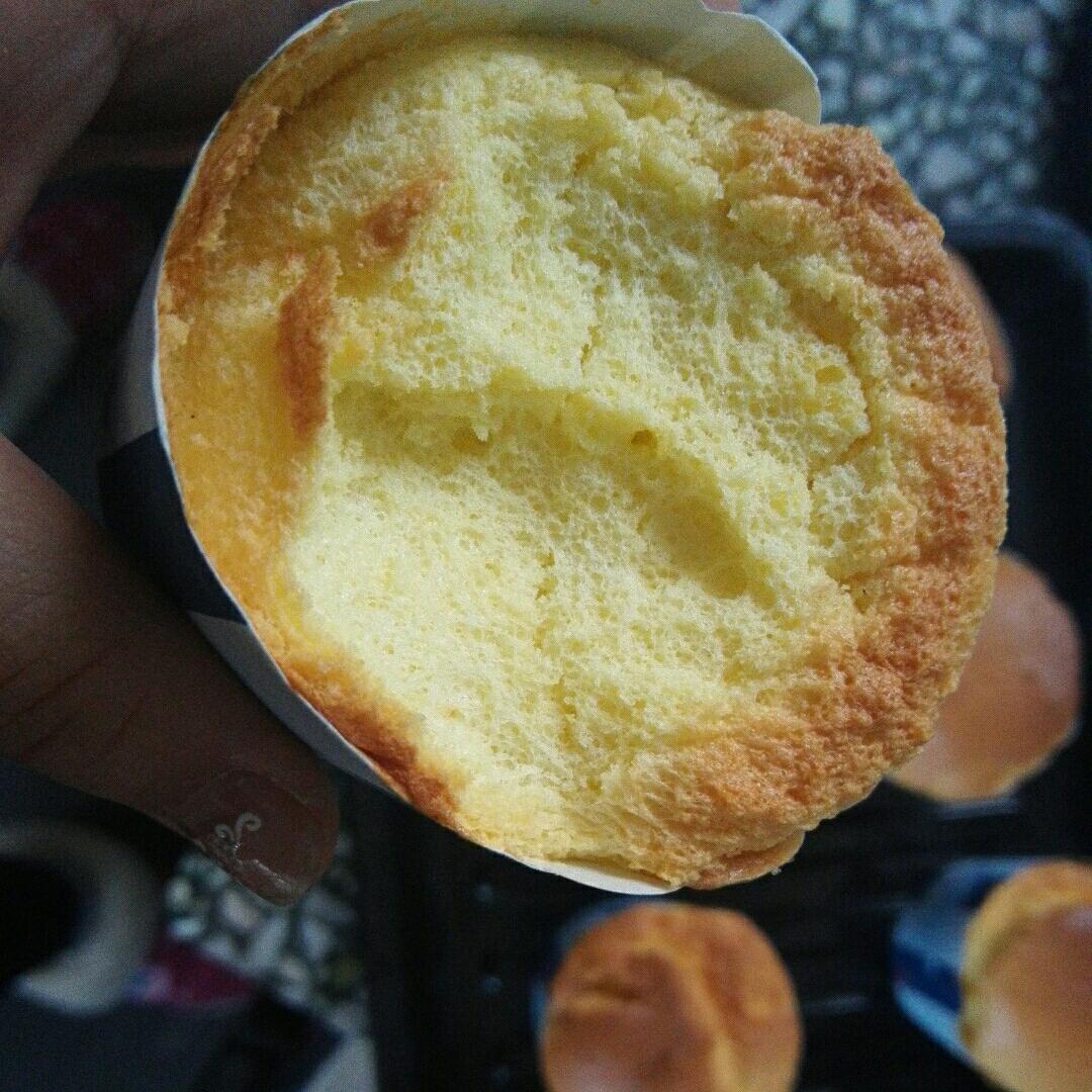 软绵绵戚风纸杯蛋糕