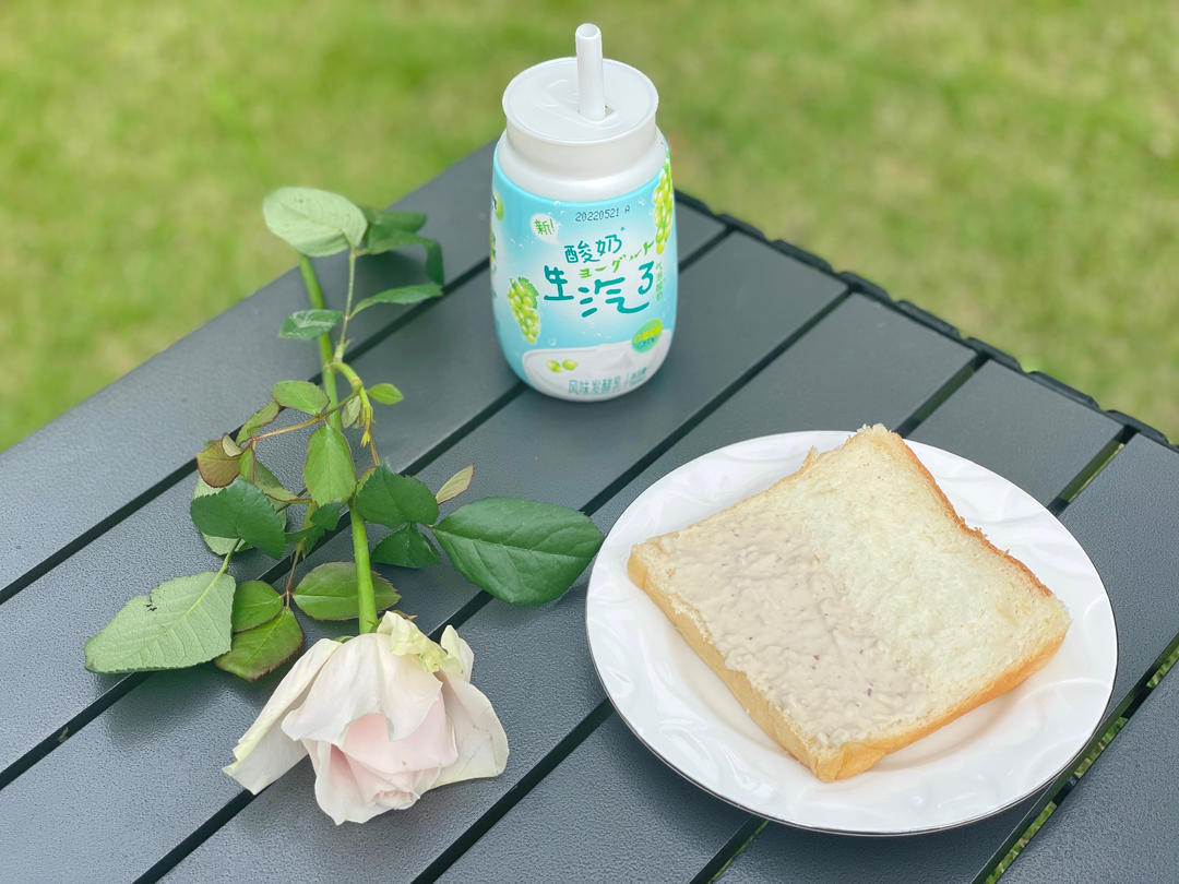 好吃到土拨鼠尖叫！生椰拿铁小白，必须安排