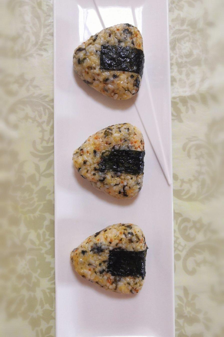细节！香喷喷的海苔肉松饭团