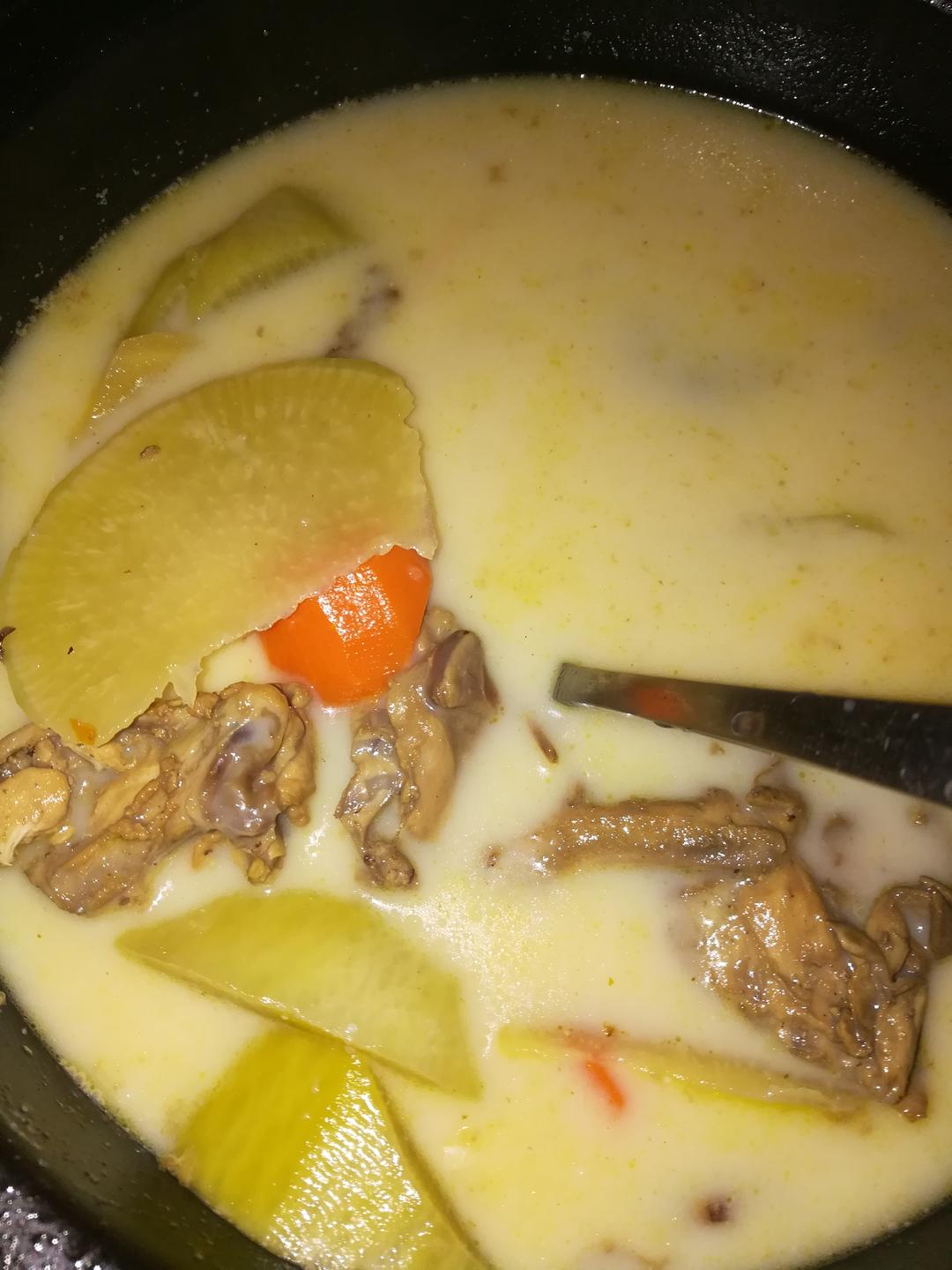 鸡壳专门用来煲汤开始……用料青红萝卜鸡汤的做法小贴士肉一定要先煎