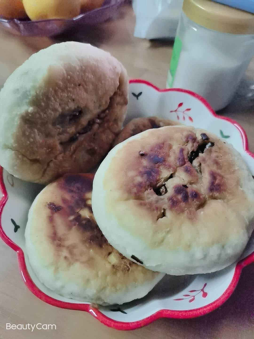 万能饼皮韭菜鸡蛋馅饼，满满的馅大大咬一口