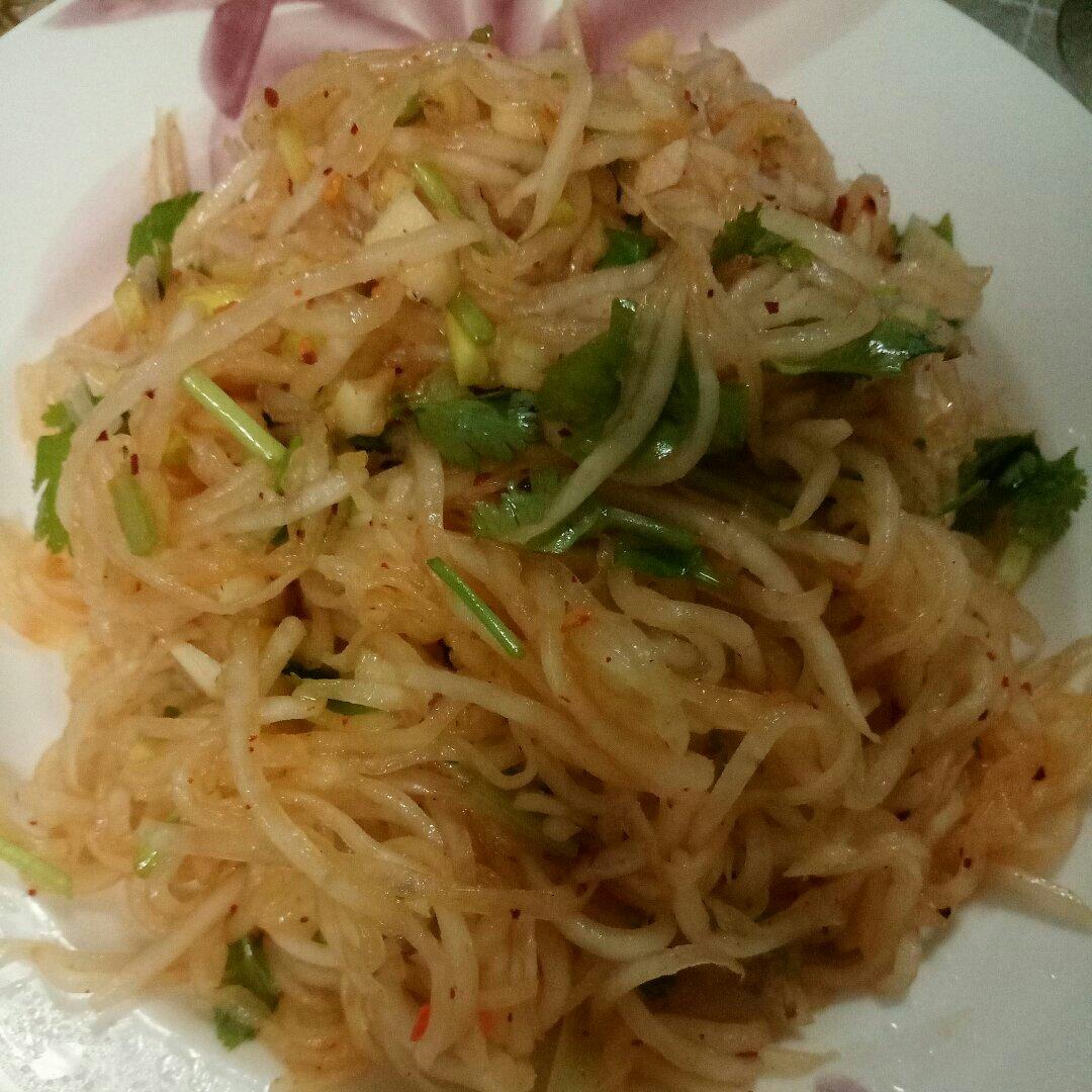 凉拌香菜萝卜丝