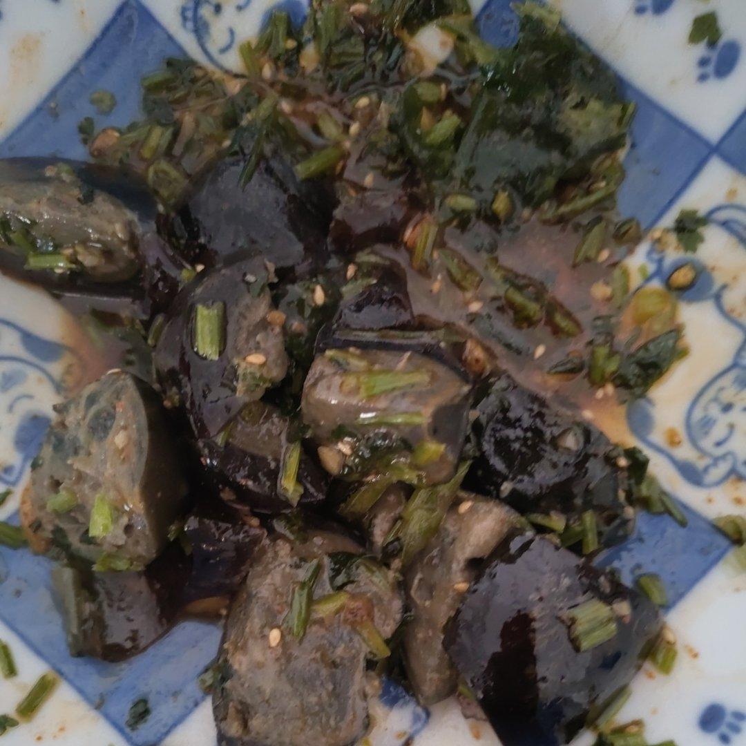 ㊙️火爆香菜拌皮蛋🔥香辣开胃又下饭～