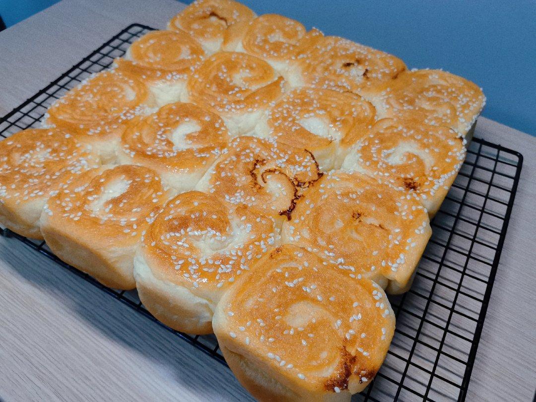 爱面食的虾虾米做的蜂蜜脆底小面包路边烘焙小铺的味道