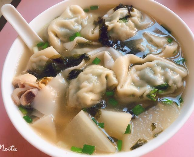 江南荠菜鲜肉大馄饨（鸡汤底）