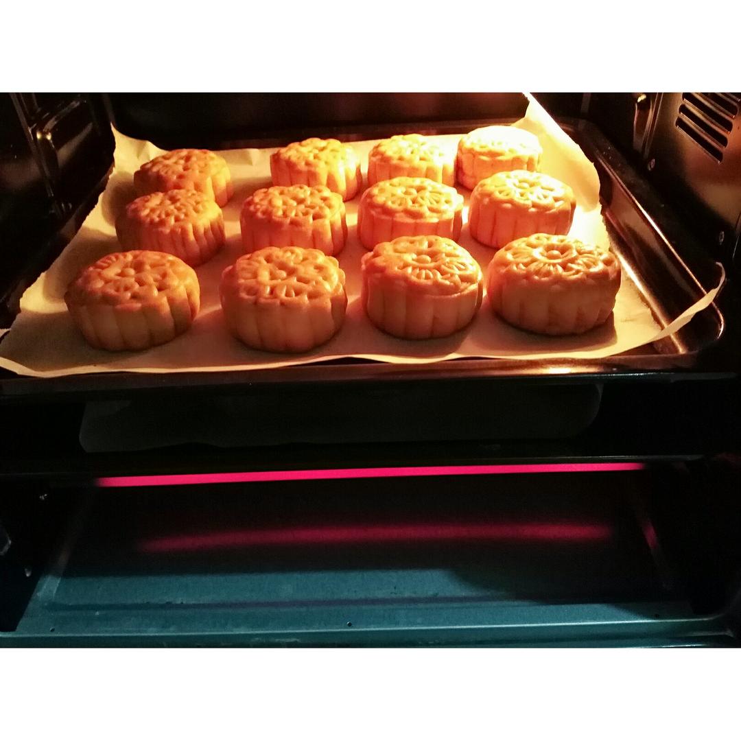 广式月饼——蛋黄莲蓉月饼