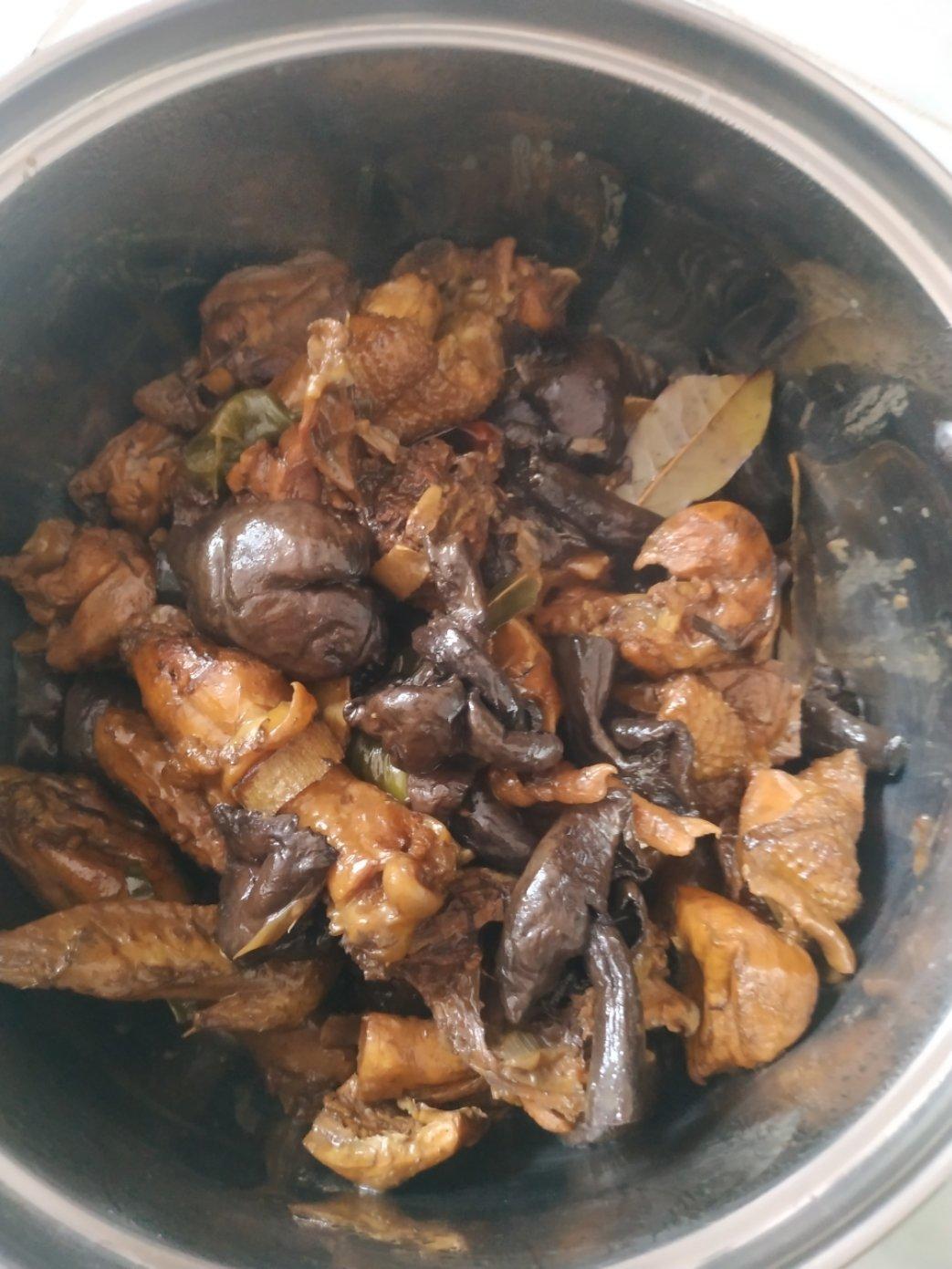 小鸡儿炖蘑菇🍄