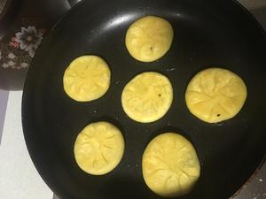 宝宝辅食：番薯红豆饼的做法 步骤11